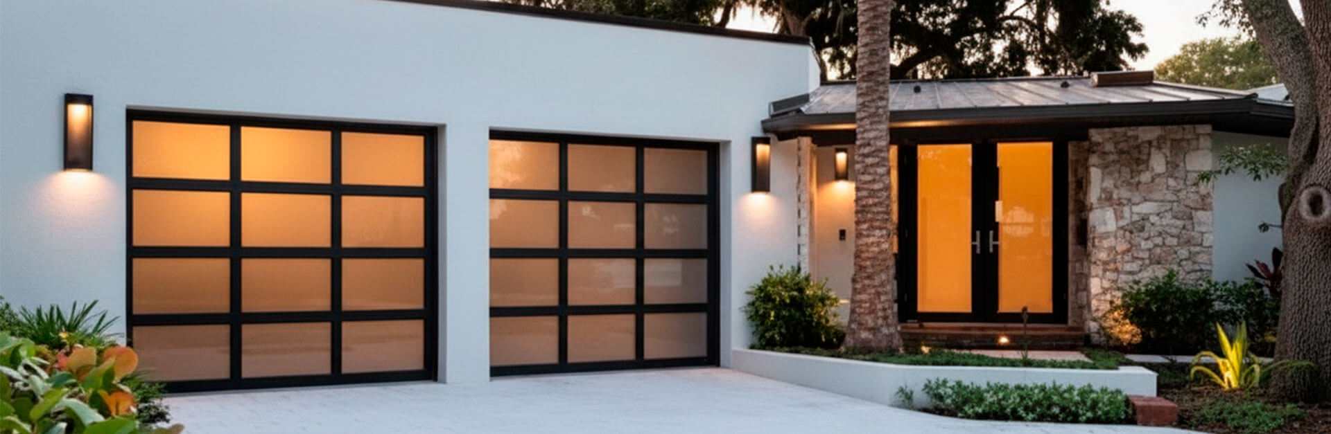 Clopay avante garage door installation for residential use in florida,modern and contemporary design in glass and aluminumClopay avante garage door installation for residential use in florida,modern and contemporary design in glass and aluminum