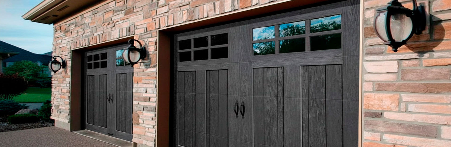 Clopay Canyon Ridge Carriage 4-Layer garage door installation for residential use in Florida